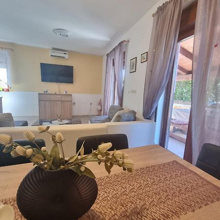 Apartmani Stefy-100 M From The Sea Banjole Esterno foto